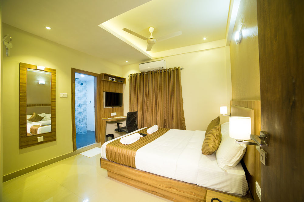 Hotel Plaza Heights Bangalore Exterior photo